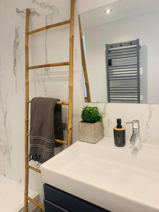 Appartement Design Sur Vauban - Clim Et Wifi Marselha Exterior foto